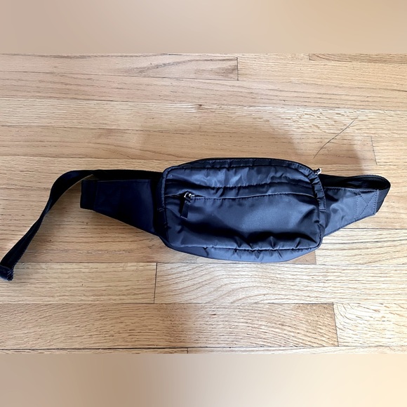 Aritzia Bags Euc Aritzia Main Character Belt Bag Poshmark